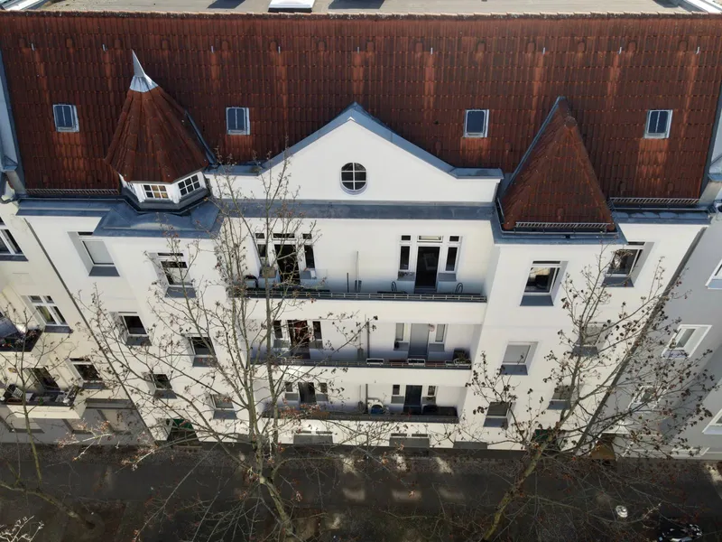 Wunderschöne 3-Zimmer-Wohnung mit Einbauküche und Balkon in Wilhelmstadt — photo 1